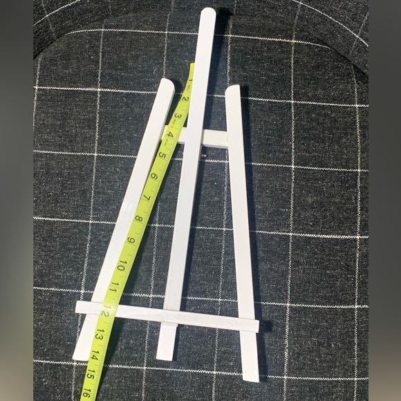 Easel - Picture 5 of 5